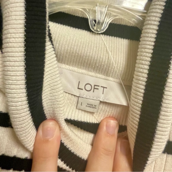 Loft Striped Ribbed Turtleneck Top Cream Slim fit Stretchy NEW Large Women’s - Picture 6 of 10